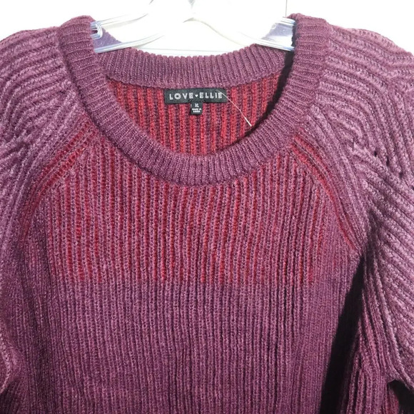 Love Ellie NWOT Women's Sweater XL Two-Toned Purple Red Crewneck Winter - Picture 2 of 9
